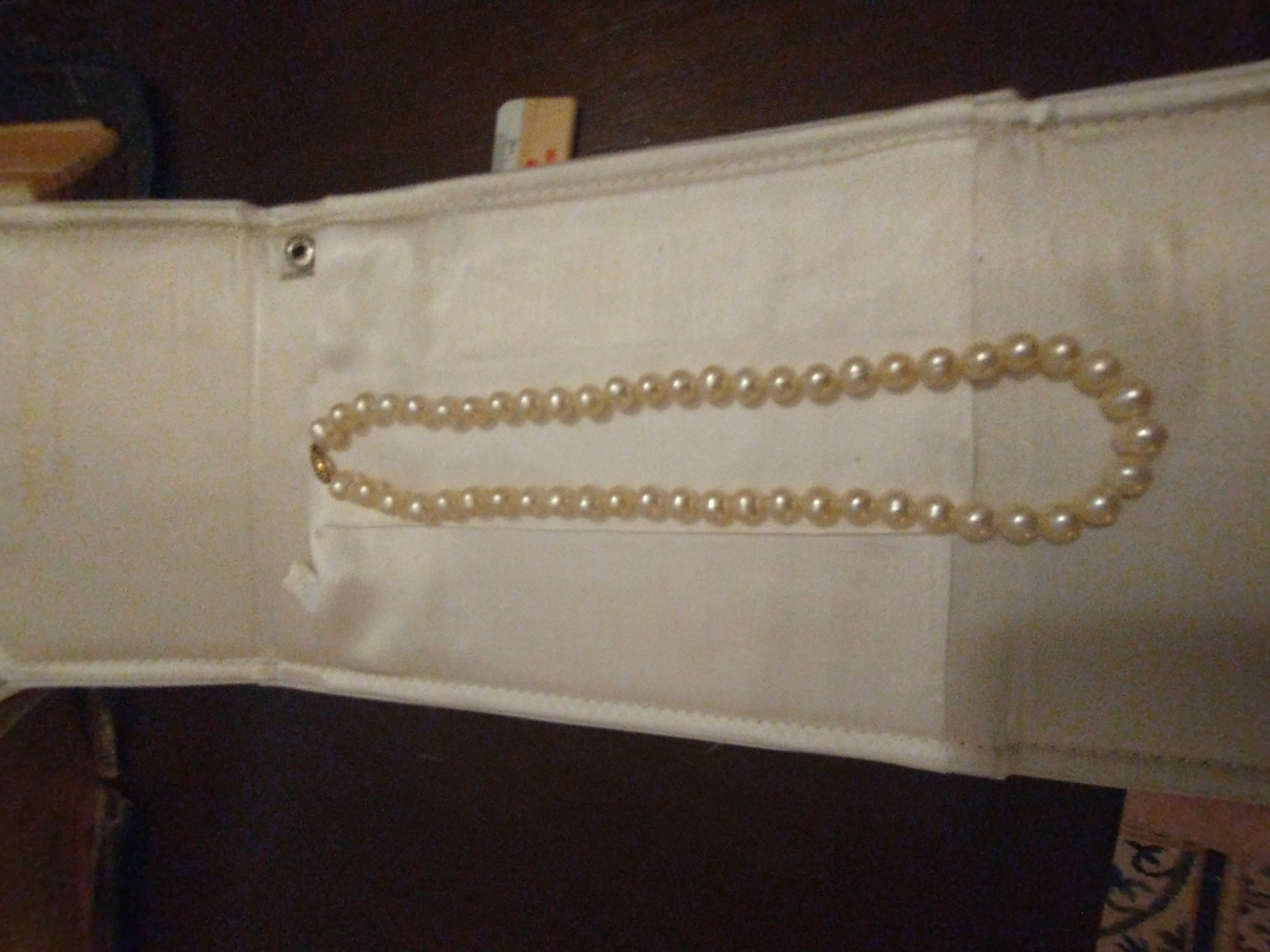 16" 8mm High Luster Akoya Pearl choker with 14kt gold clasp. Pre-owned. SOLD AS IS ~ NO REFUNDS OR EXCHANGES.